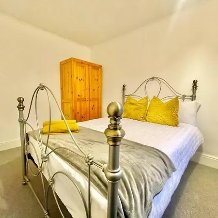 Holiday home Spacious, Bright, Private 3 Bed Family