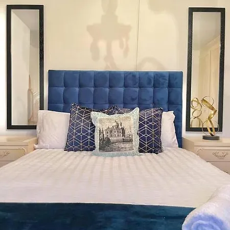 Spacious, Bright, Private 3 Bed Family ليدز